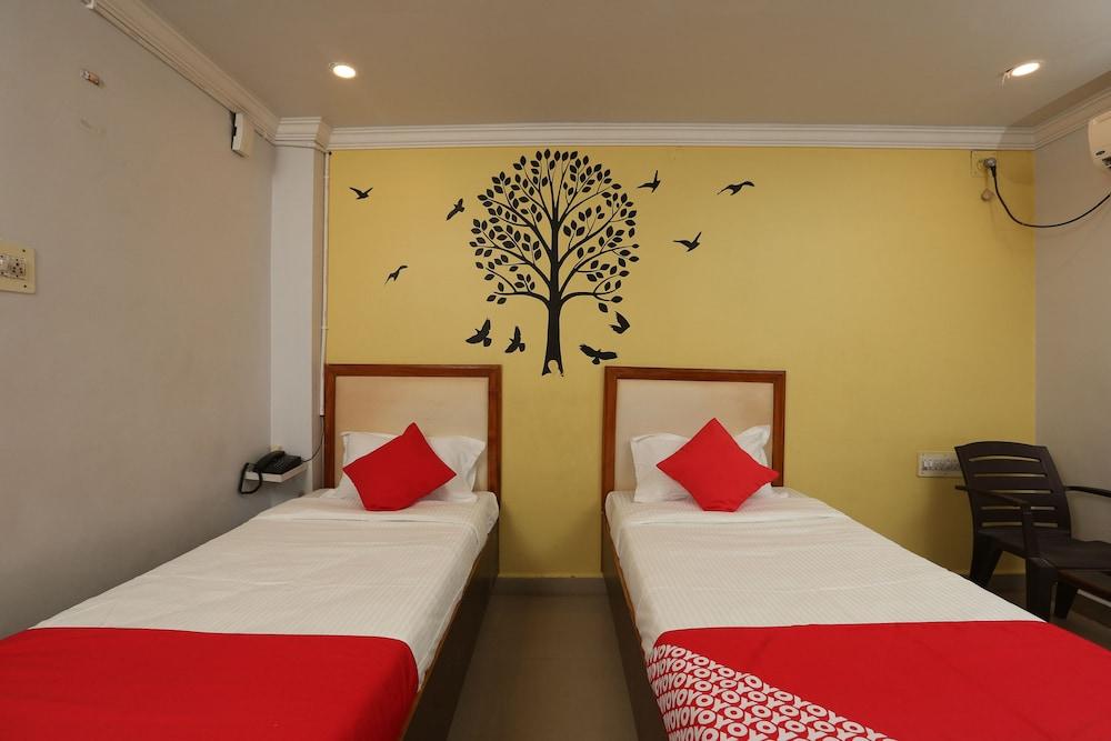 OYO 22950 Royal Grand