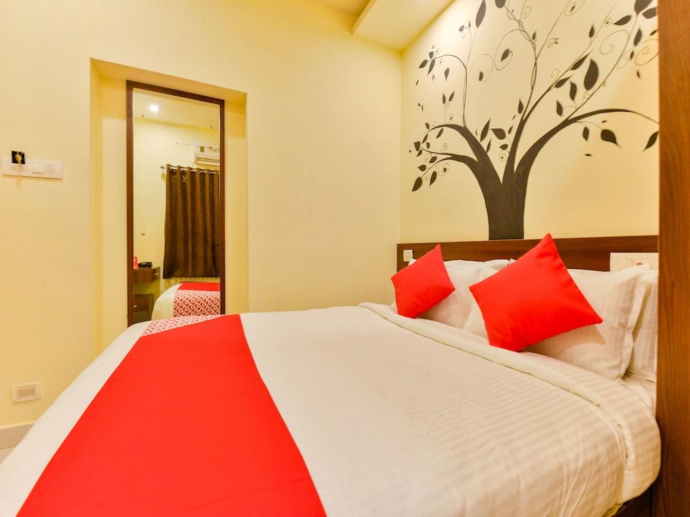 OYO 17072 Meridian Regency