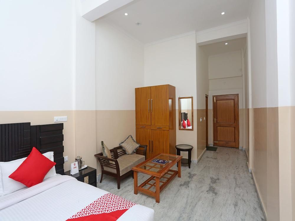 OYO 19638 Hotel Jay Continental