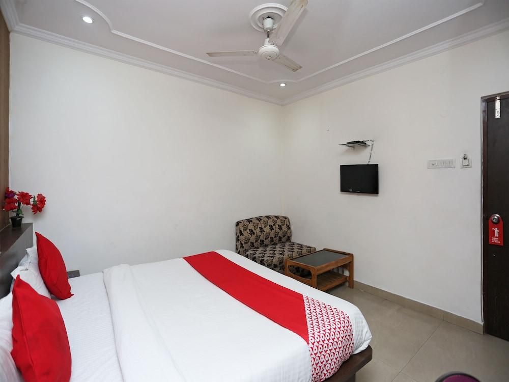 OYO 23428 Royal Regency