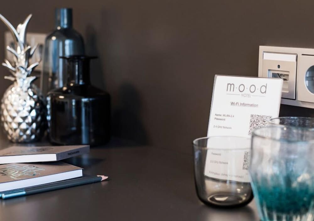 Mood contemporary living