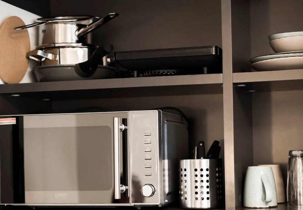 Mood contemporary living