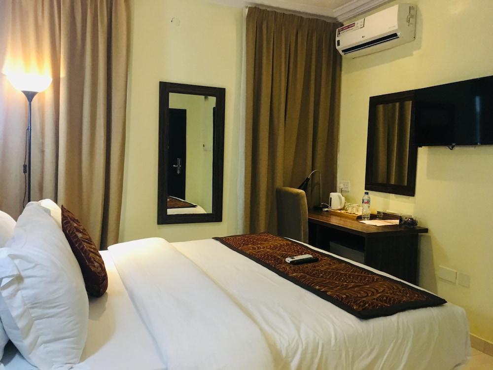 Stoneside Hotel and Apartments