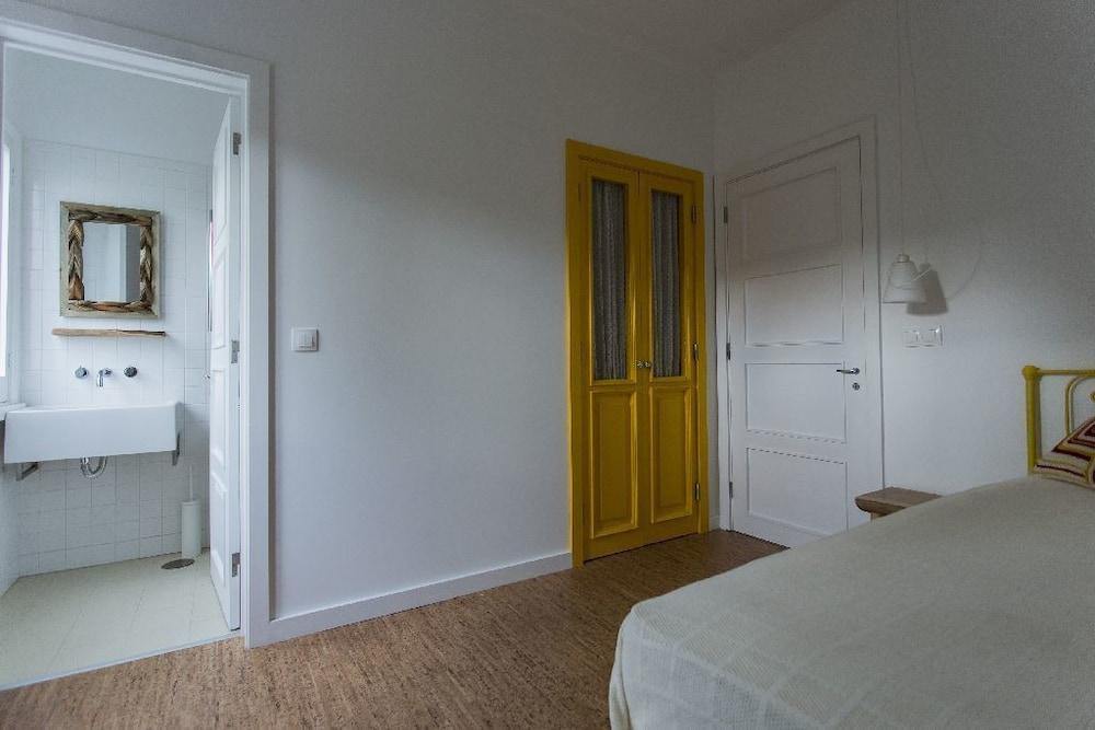 Sete Cidades Lake Lodge