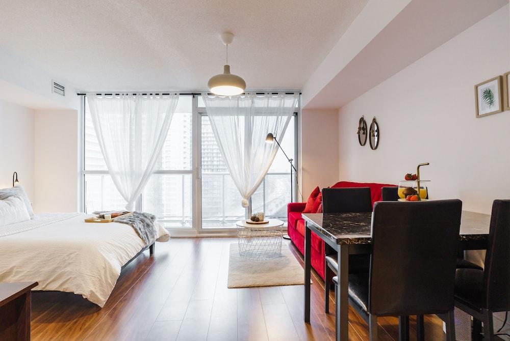 Sarkar Suites - 75 Queens Wharf