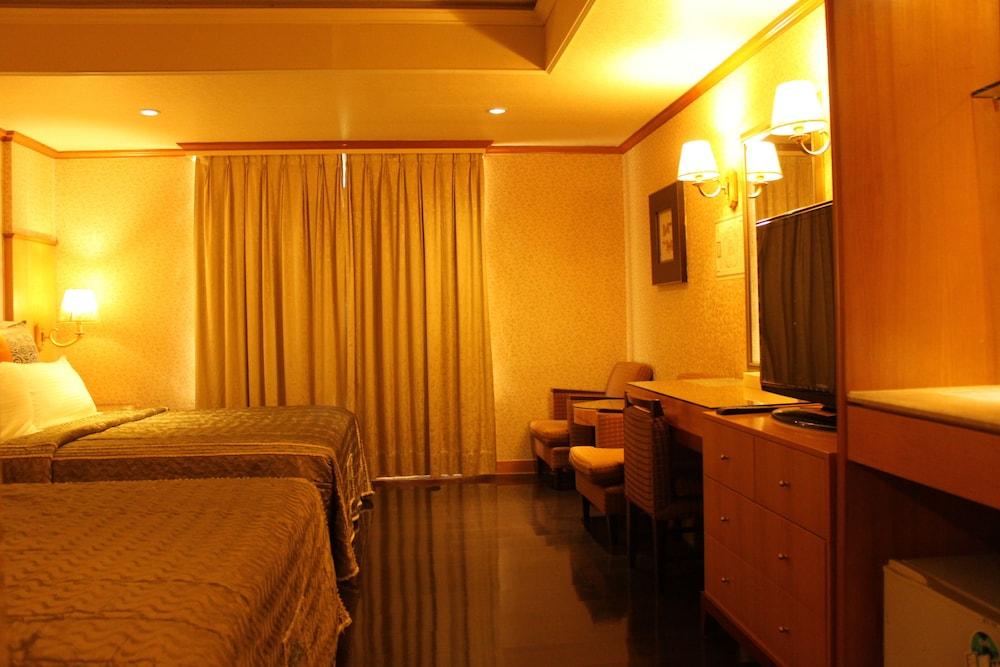 Beverly Commercial Motel