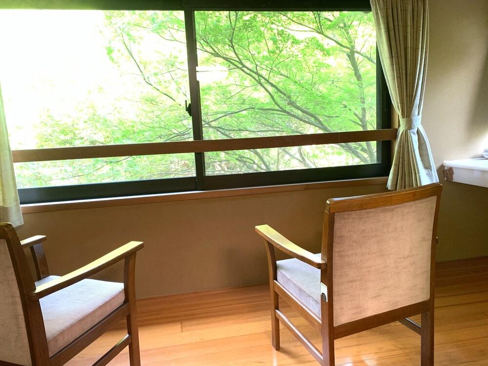 Yufuin Kinrinko Kadan