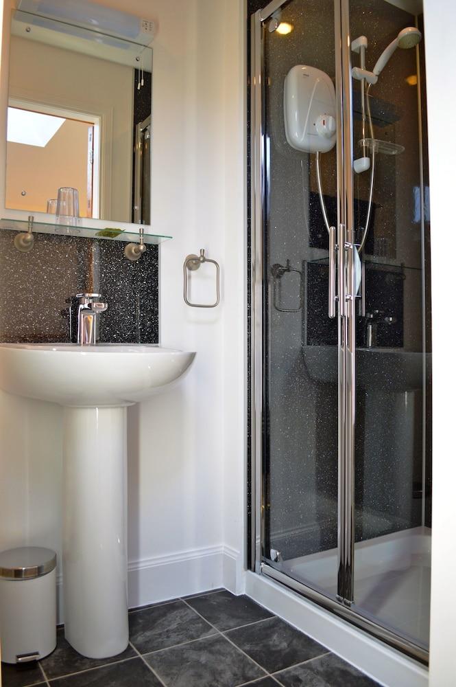 Tomich Holidays Courtyard Cottage