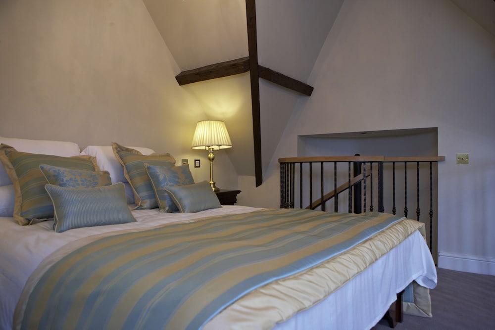 The Villa Wrea Green