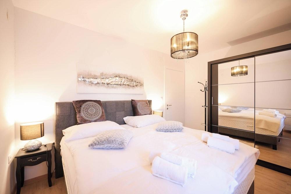 Villa Olive Garden Apartments