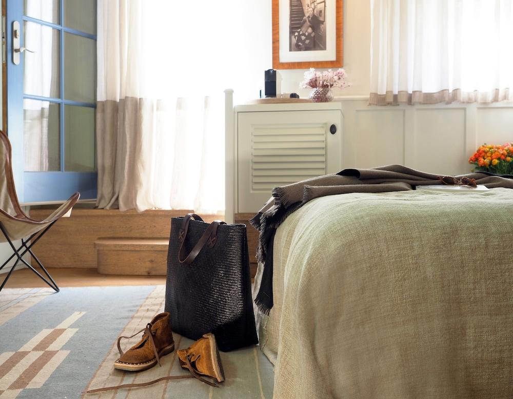 Rumevi - Adults Only