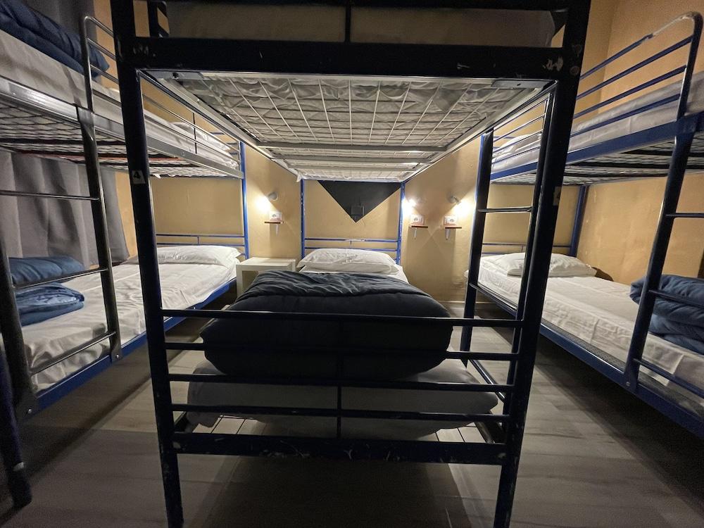 Lion University & Youth Hostel Milano