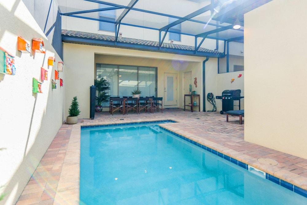 Luxurious Vacation Townhome With Private Pool