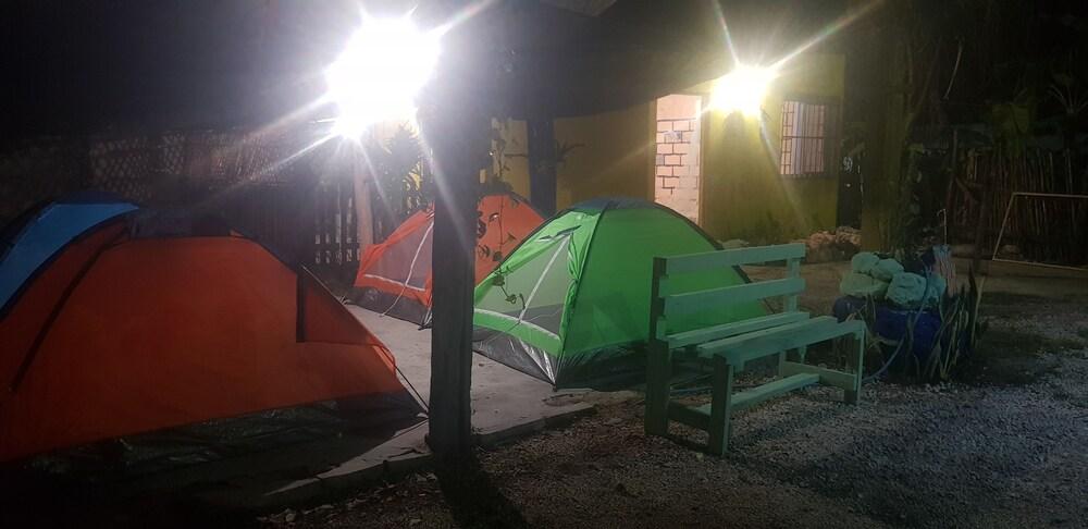 Las G Bacalar Camping y Hostal