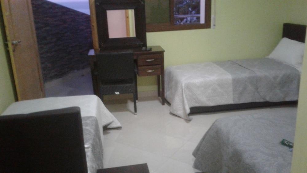 Motel Café Resto La Rocade