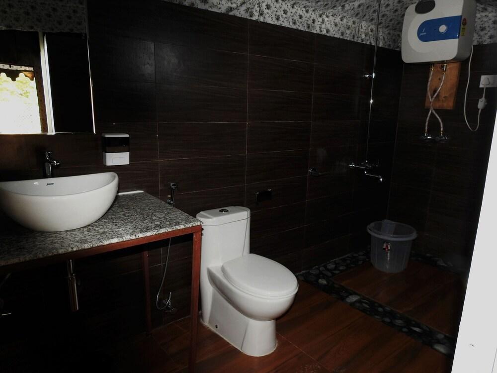 Camp Dharamshala - Luxury with peace