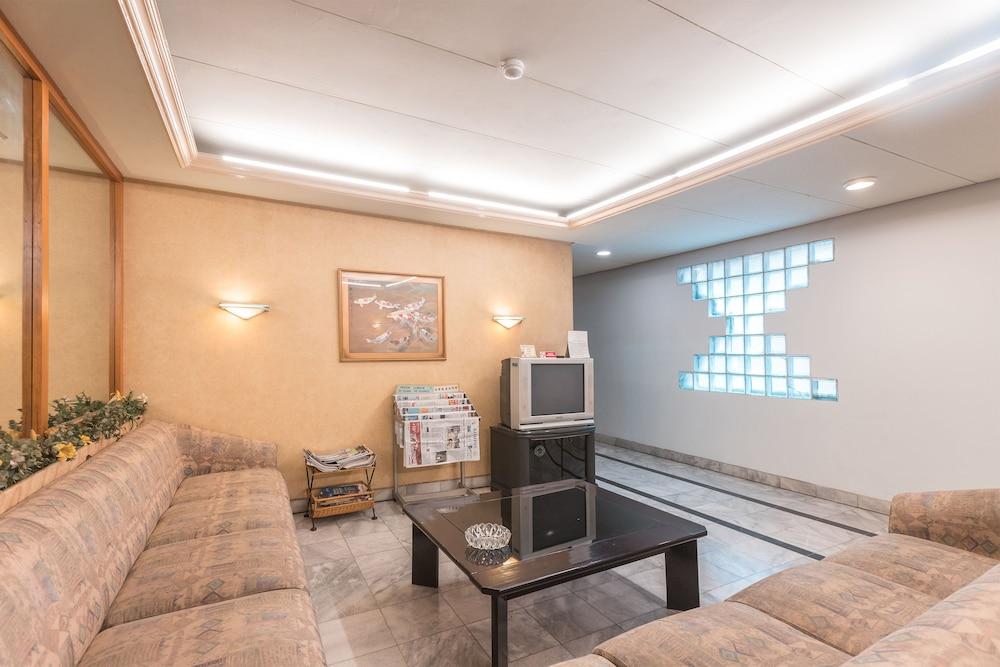 OYO 671 Hotel Capitol