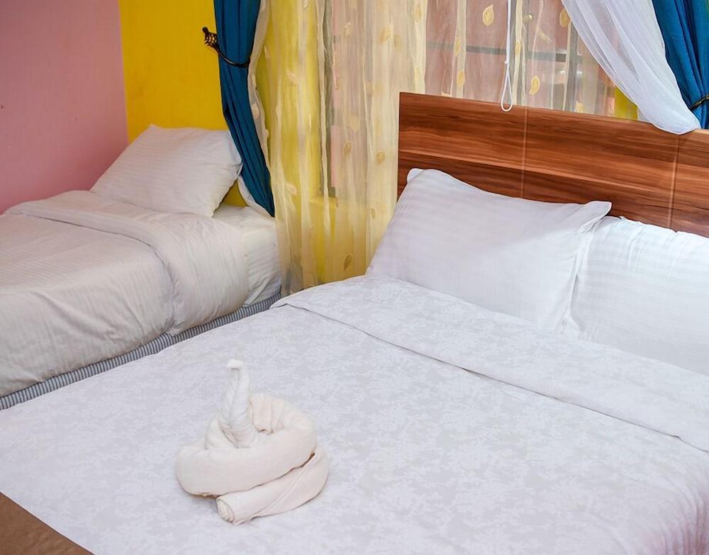 Savannah Paradise Hotel Makindu