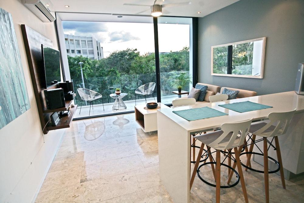 MOB 205 by Riviera Rentals