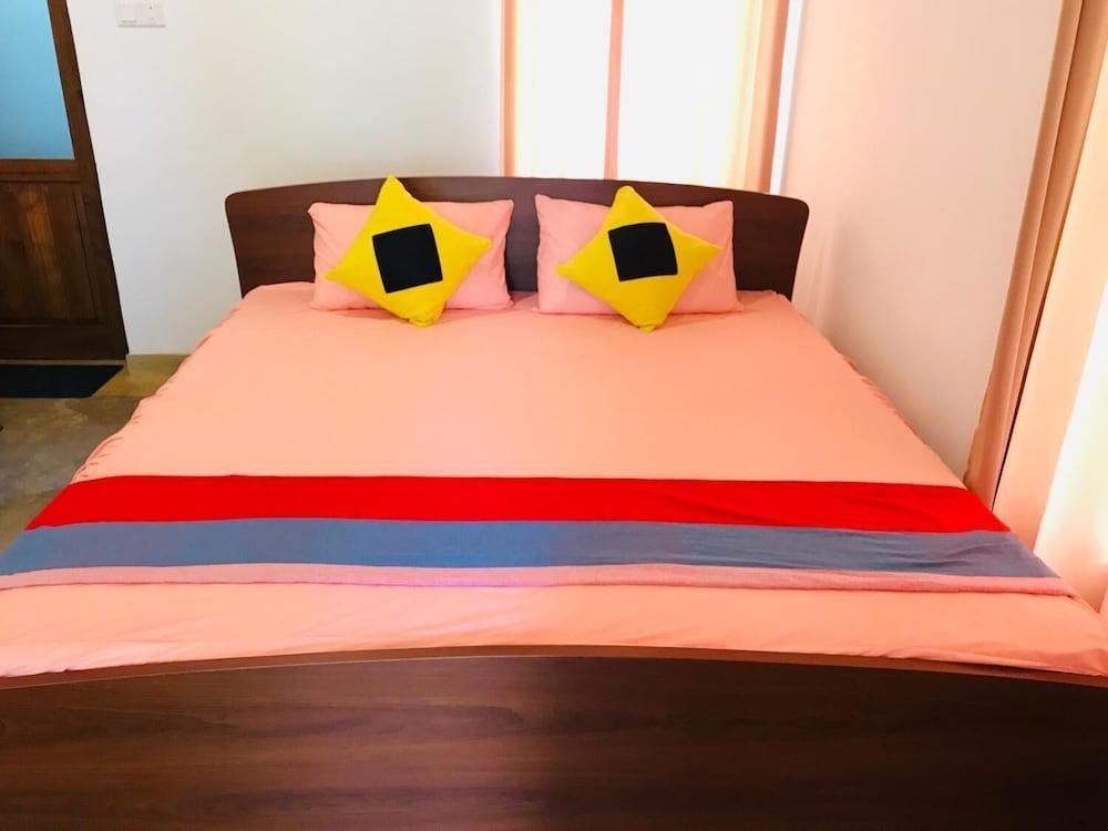 Ruwinsons Canal Garden