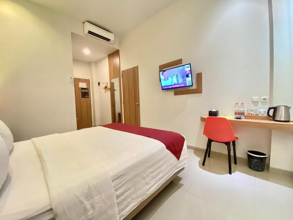 Front One Hotel Nganjuk