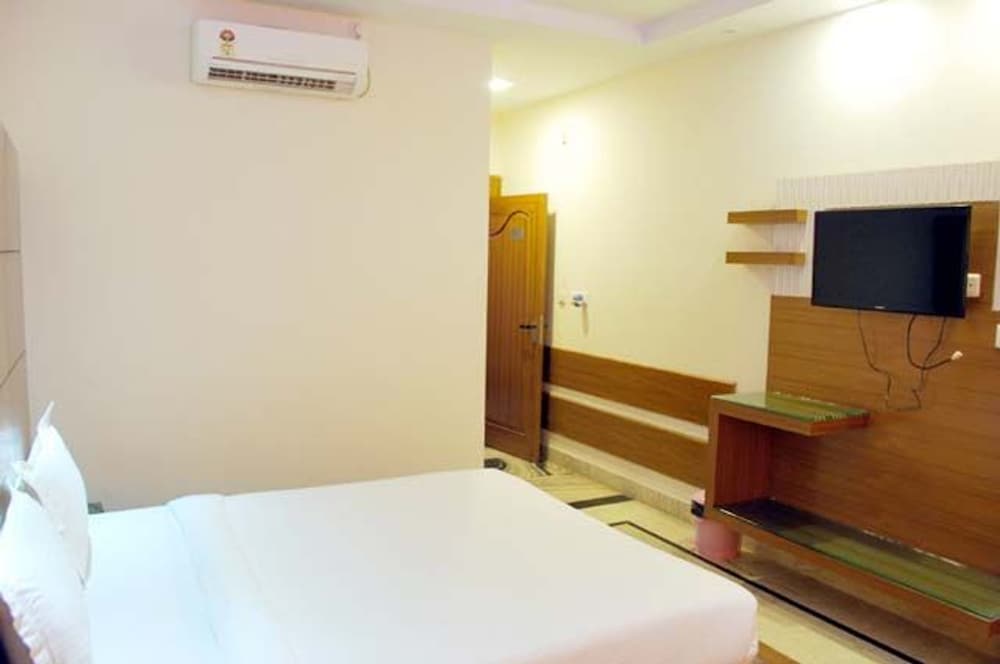 Hotel Basera Brij Bhoomi