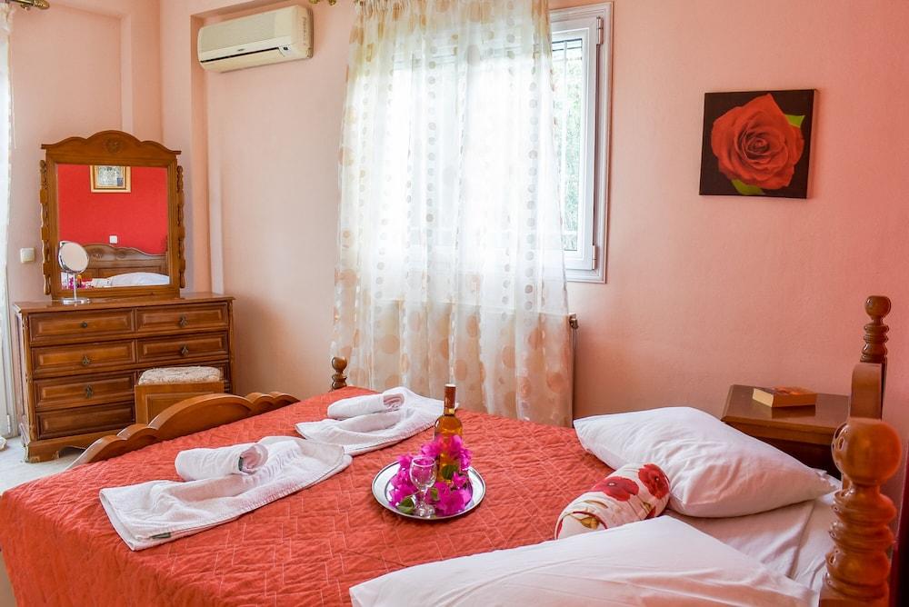 Vicky's Village House