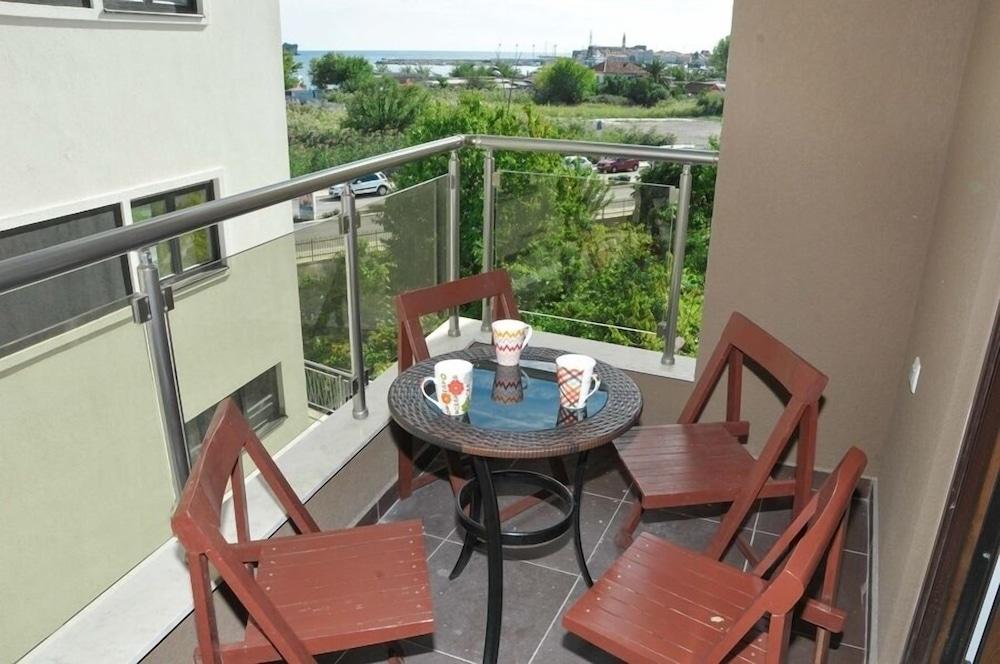 One Bedroom Apartment Centar C9