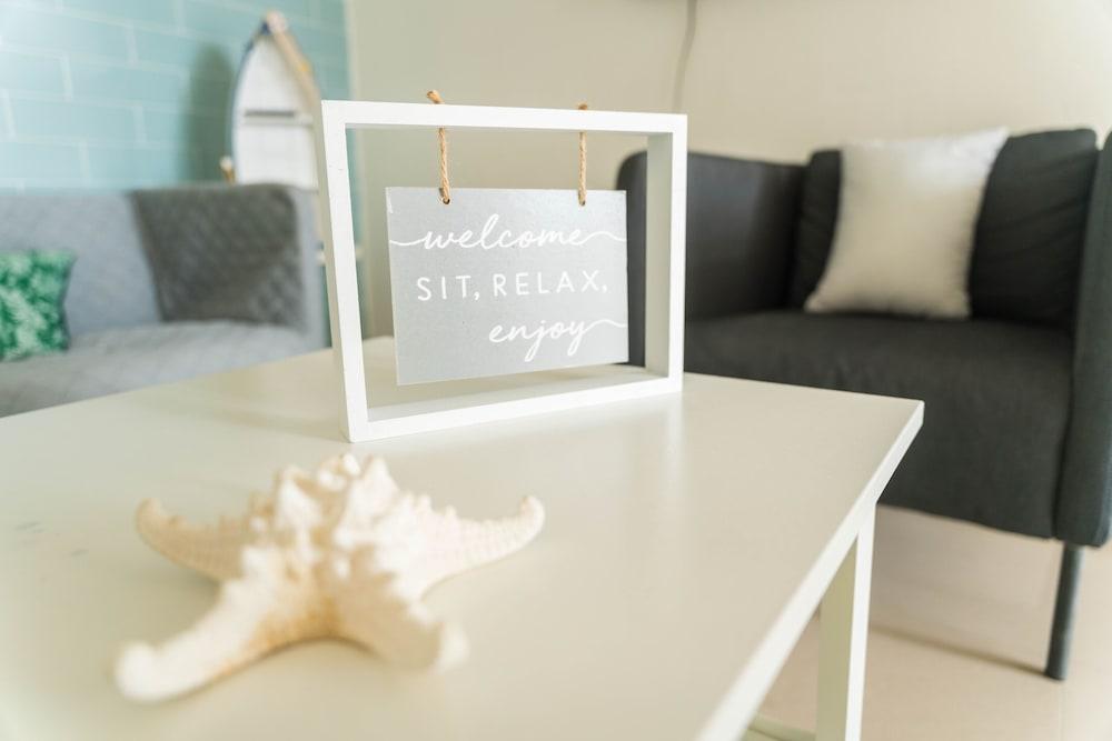 Aura House Isla Verde