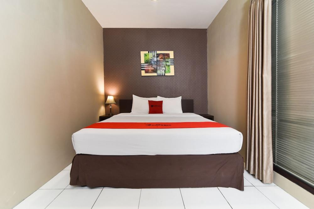 RedDoorz Plus @ Raya Legian