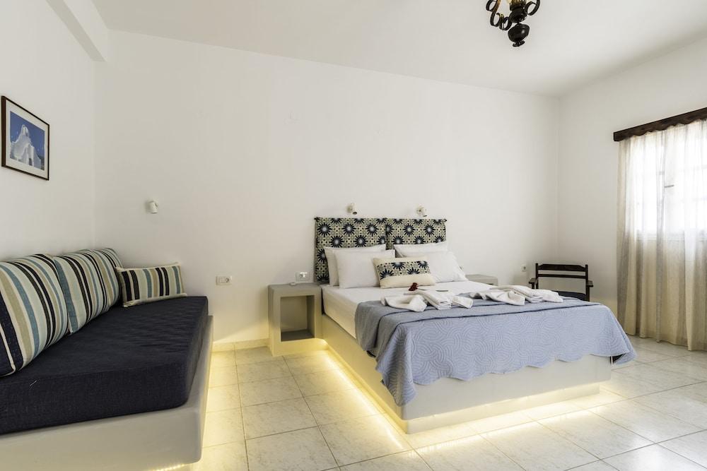 Villa Kalamia Dolphins