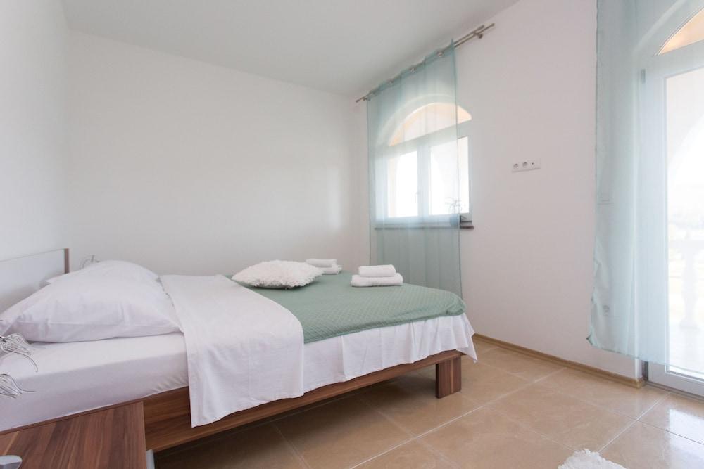 Apartments Tea & Nika