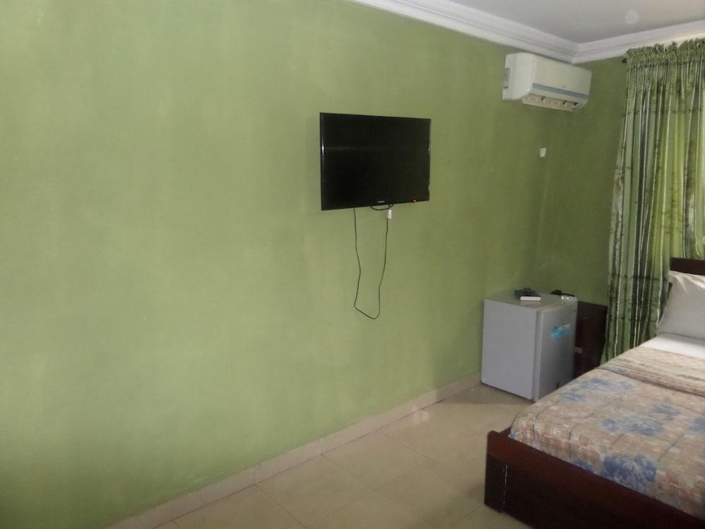 Terris Hotel and Suites