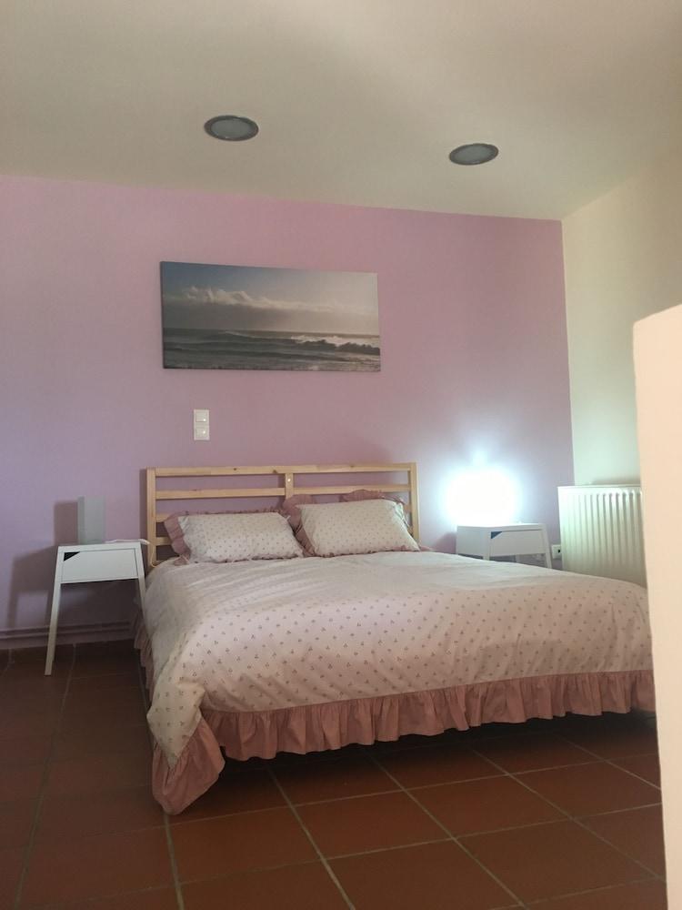 Traditional Studio near Airport