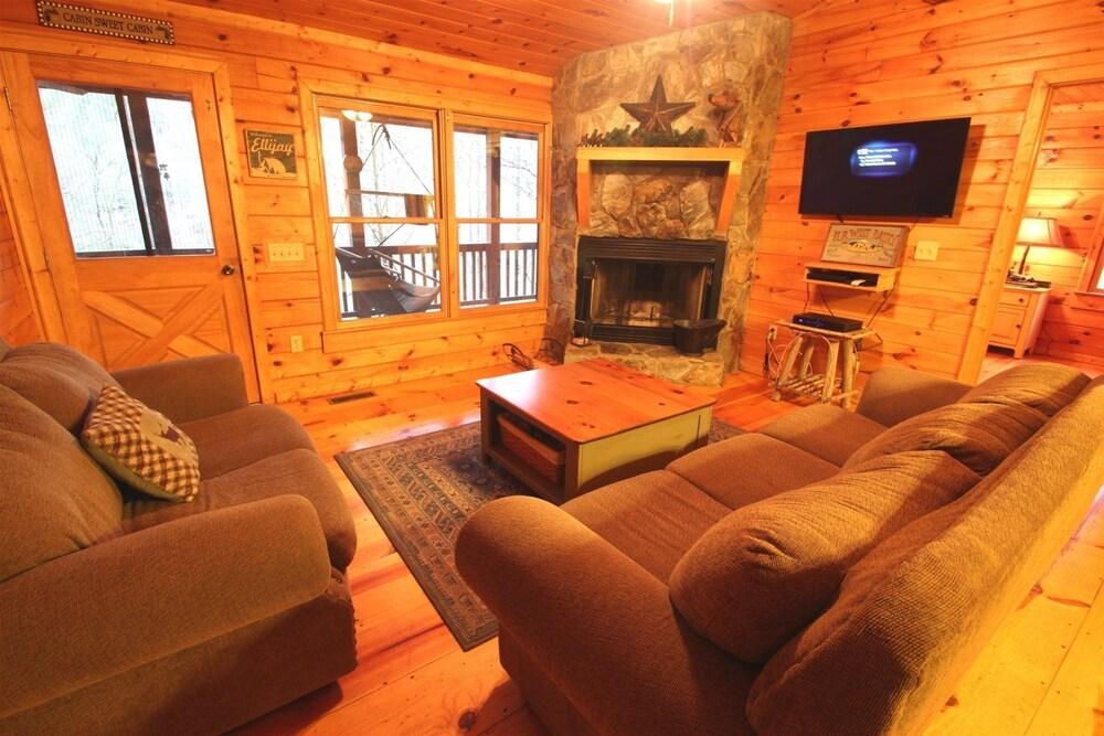 Ellijay Lake Lodge