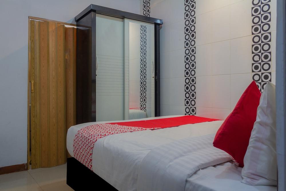 OYO 649 K68 Residence