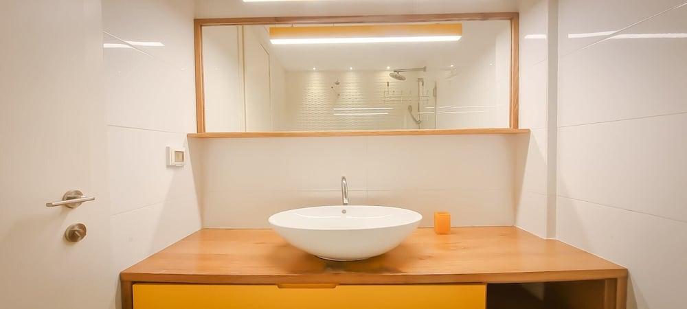 Design Apt Parking Included 2BDR TL30