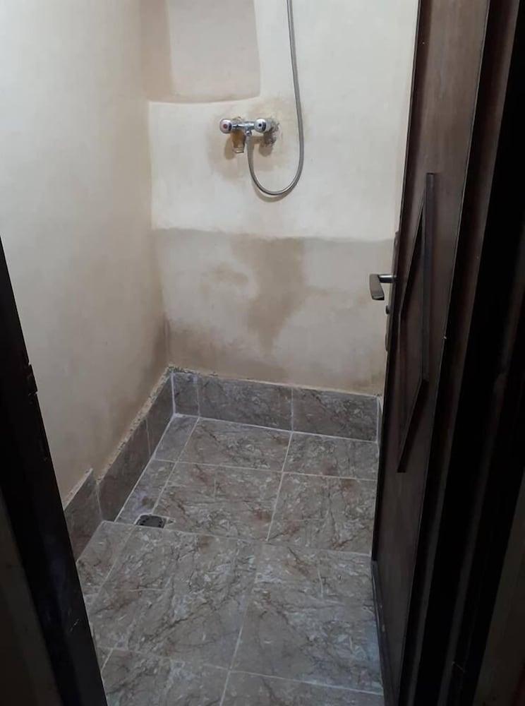 Auberge Tafraout Armed