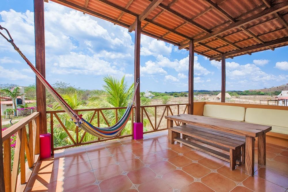 Buena Onda Beach Resort