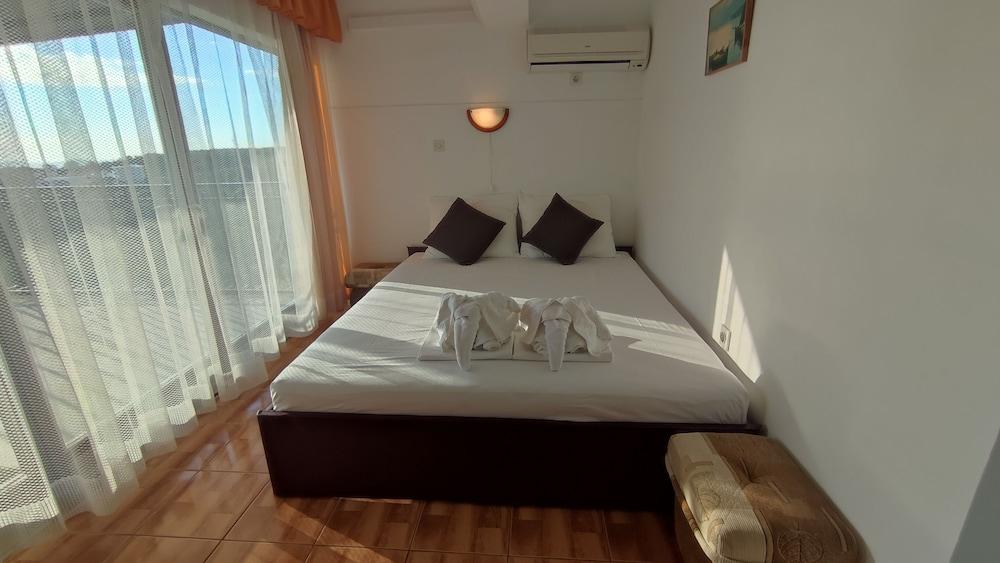 Villa Velin Apartments