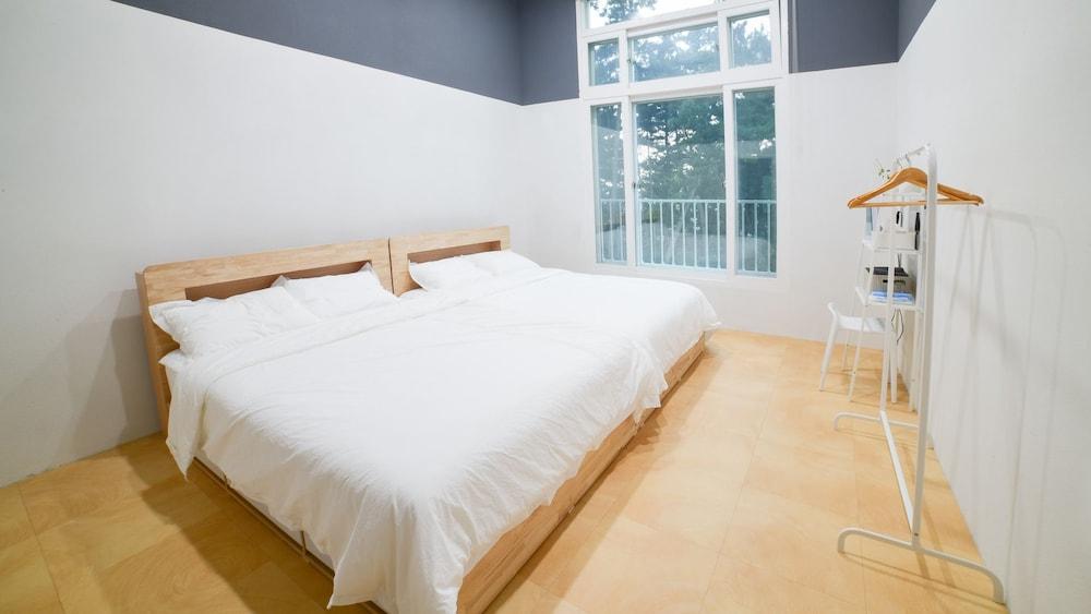 Yeongheungdo Tour Pension