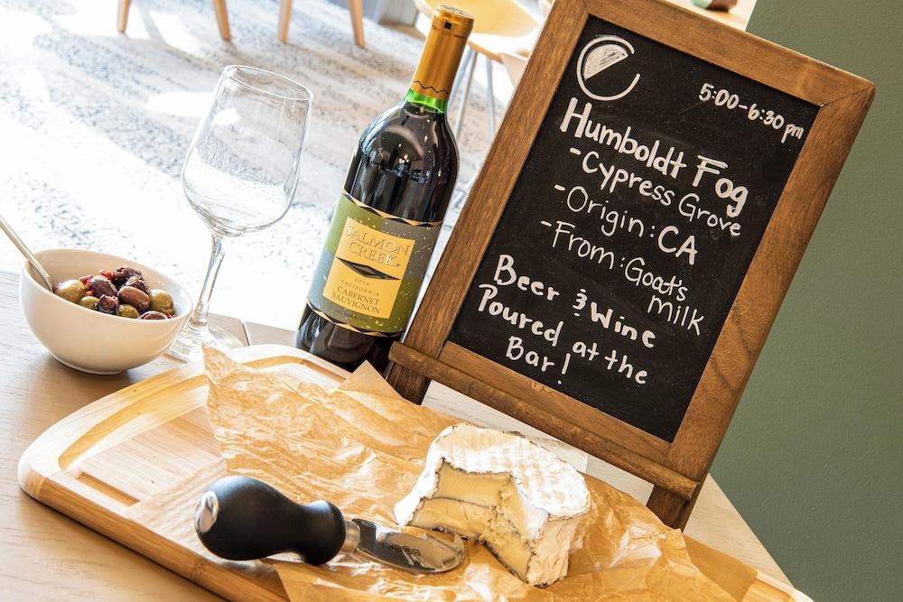 Element Scottsdale at SkySong