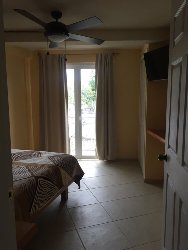 Hotel y Estancia 24-7