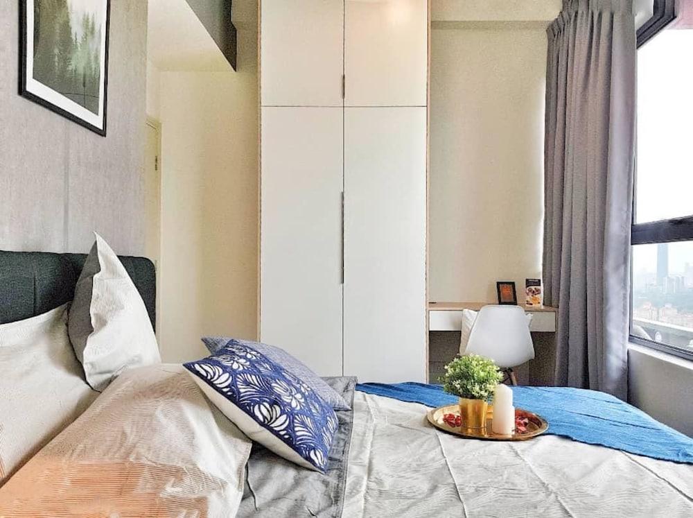 Arte Plus by Poly City