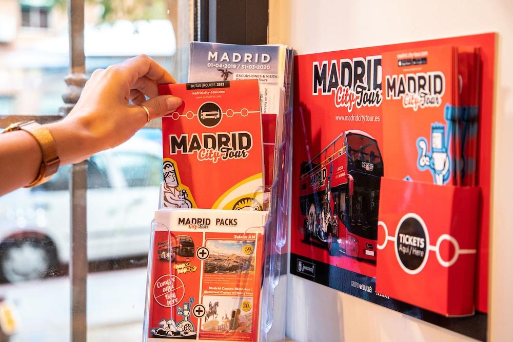 Petit Hostel La Latina - Adults Only