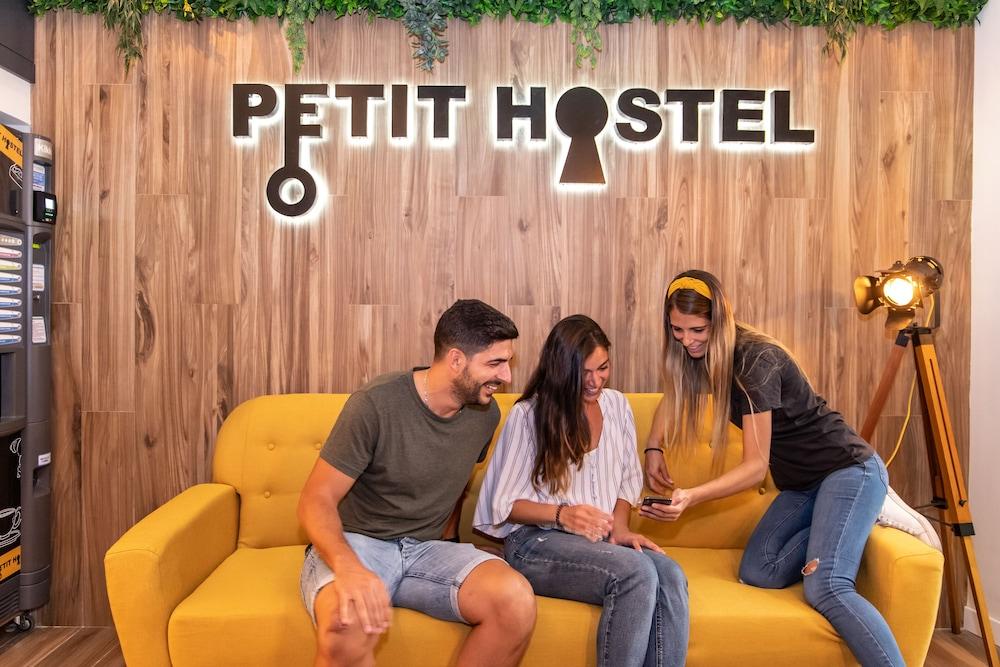 Petit Hostel La Latina - Adults Only