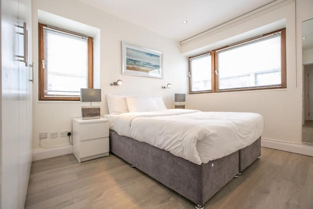 IFSC Townhouse Apartments