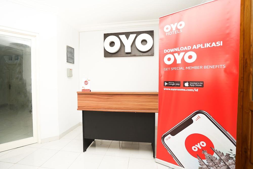 OYO 747 Cipunegara Residence