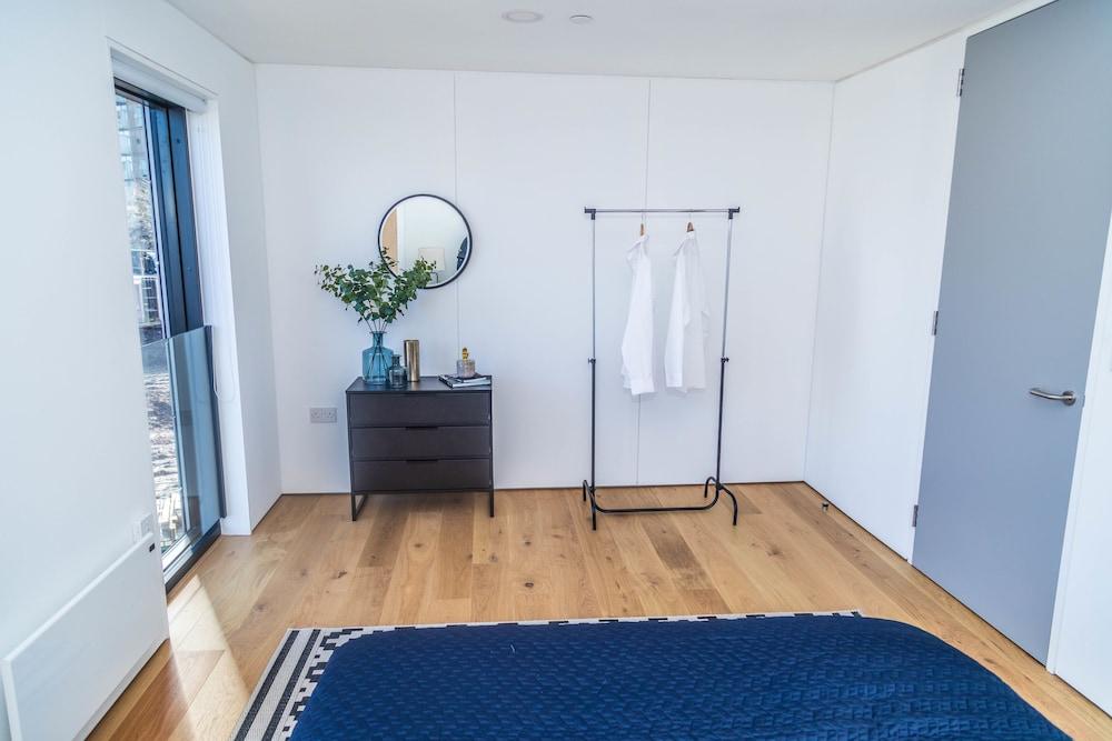 Senior Lane Residence