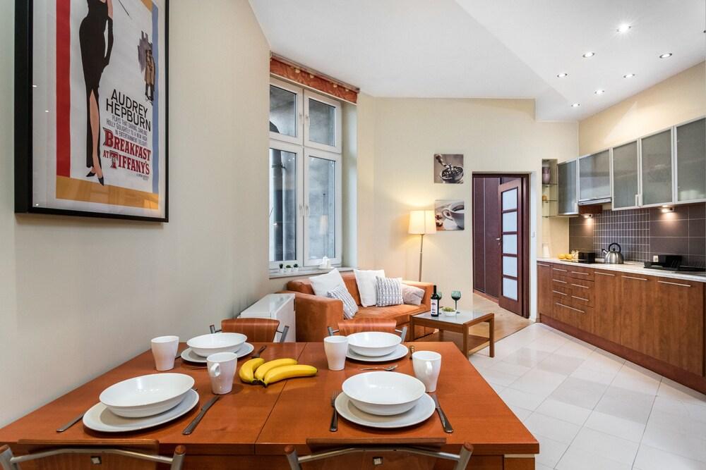 WS Quiet Old Town Apartment